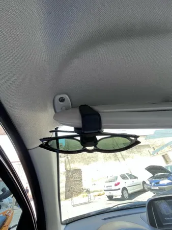 نگهدارنده عینک خودرو باسئوس مدل ACYJN-B01