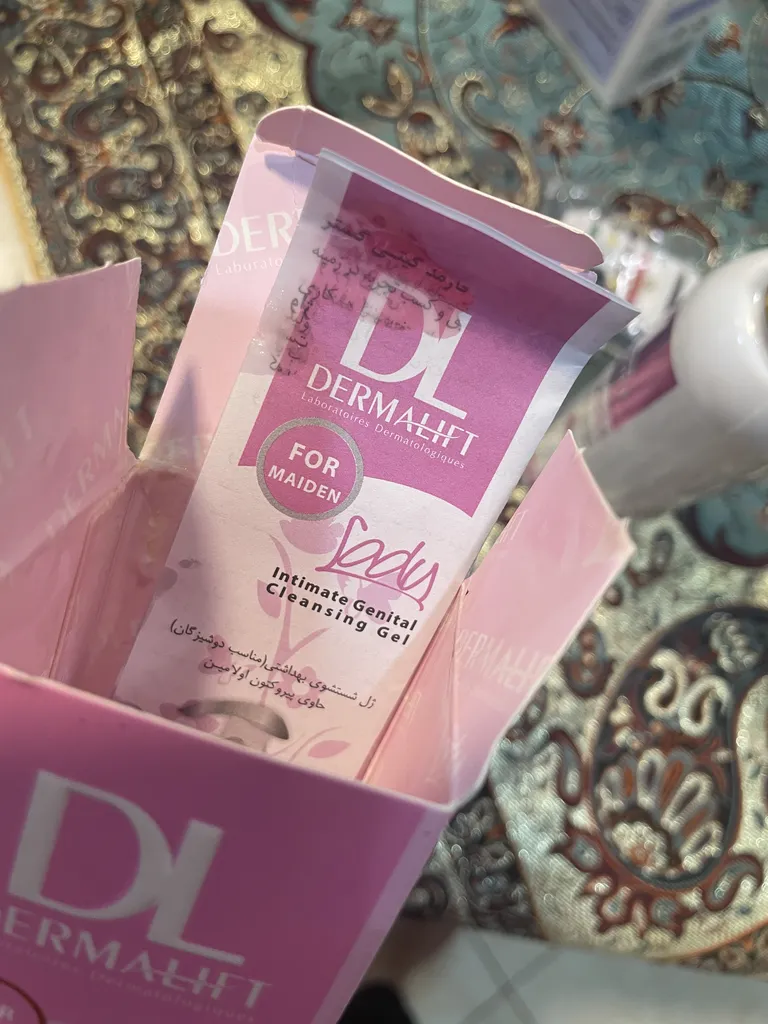 ژل بهداشتی بانوان درمالیفت مدل MAIDENS حجم 200 میلی لیتر