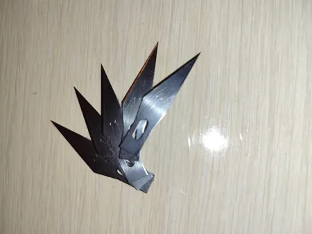 کاتر قلمی مدل 1819 به همراه تیغه