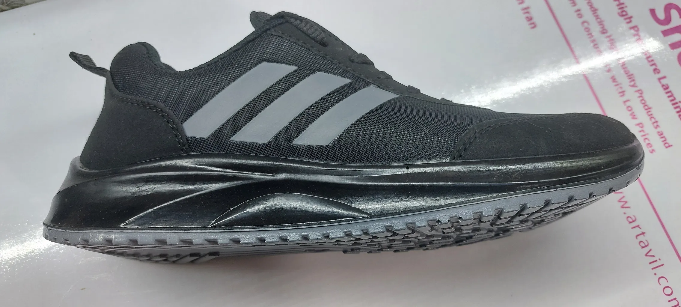 کفش باشگاه و تمرین سارزی مدل A.D.D.S_silvan_m.e.s_t.o.s