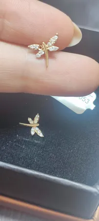 گوشواره میخی طلا 18 عیار زنانه ماوی گالری مدل سنجاقک