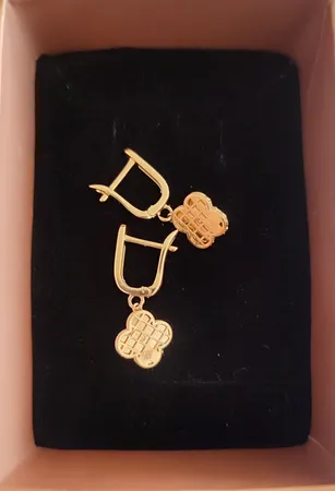 گوشواره طلا 18 عیار زنانه طلای مستجابی مدل ونکلیف کد 01