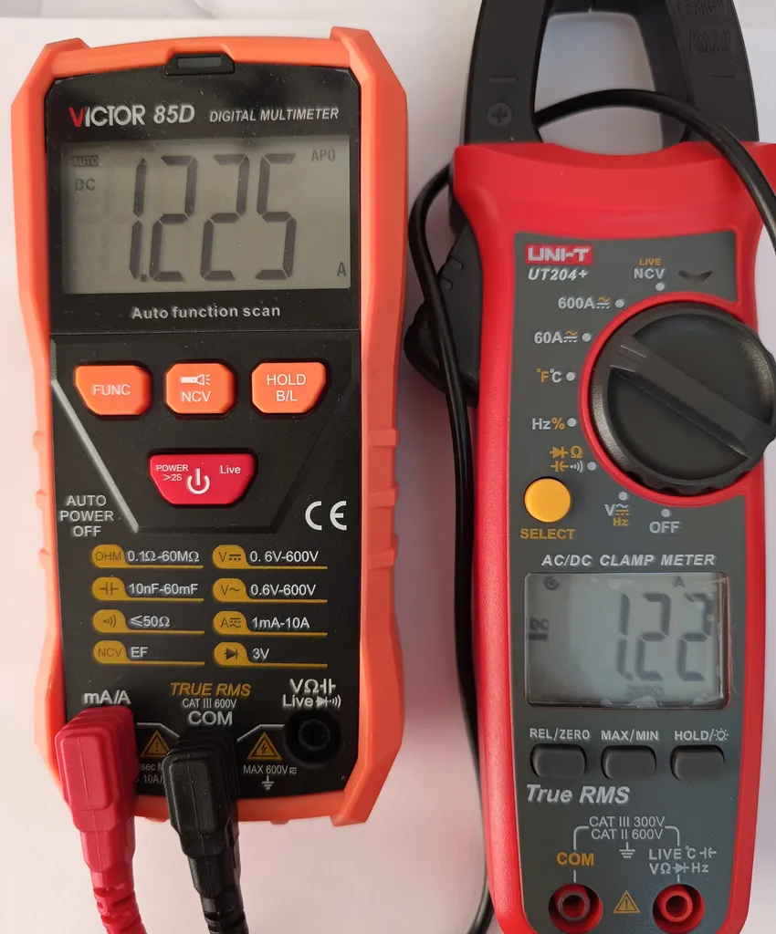 آمپرمتر کلمپی یونی-تی مدل UT204 PLUS