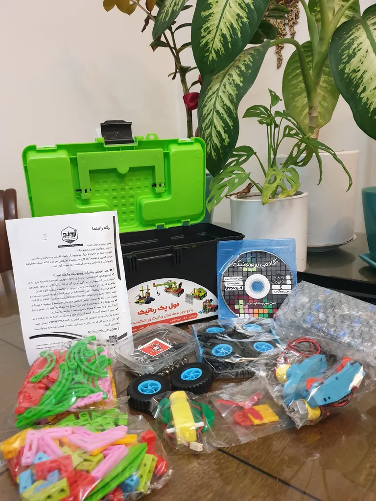 کیت آموزشی رباتیک روبویونیک مدل Advance