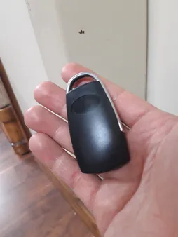 ریموت در پارکینگ مدل R402