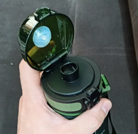 قمقمه ایون مدل FIGHT MODE گنجایش 0.9 لیتر