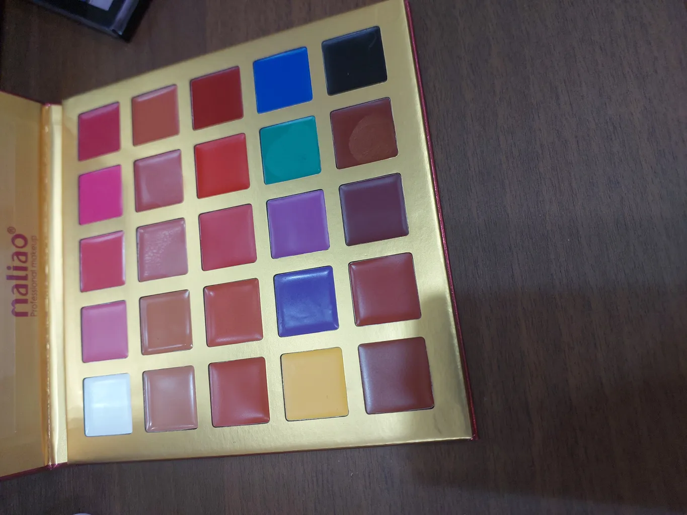 پالت رژ لب جامد مالی ا او  مدل extera شماره 1