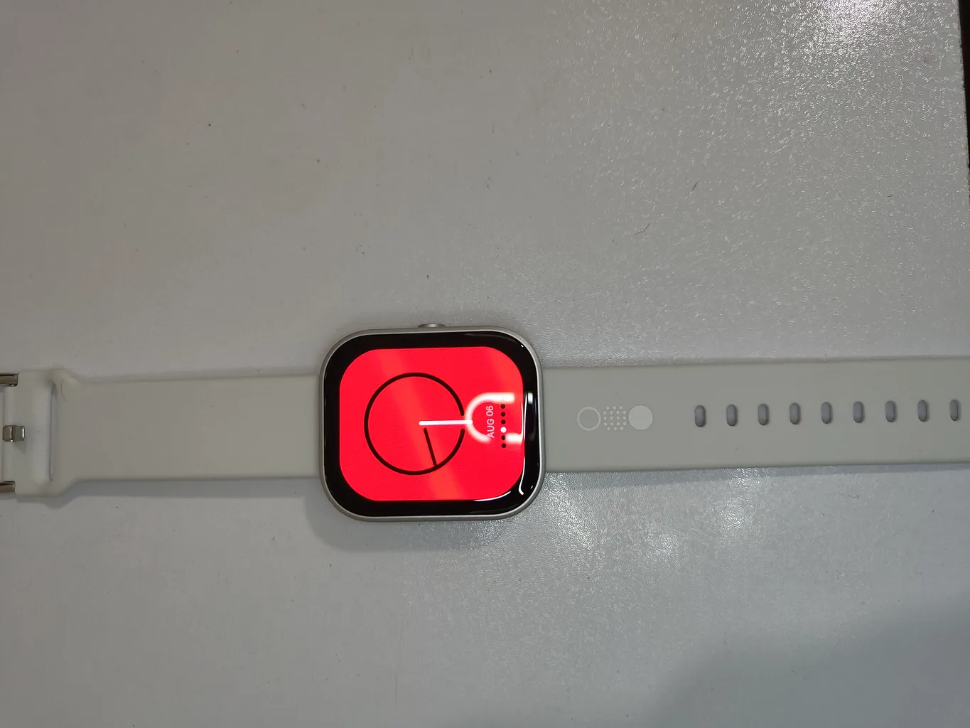 ساعت هوشمند ناتینگ مدل  Nothing CMF Watch Pro دارای قابلیت های صفحه نمایش رنگی، صفحه نمایش لمسی، کنترل سطح اکسیژن خون بند سیلیکون