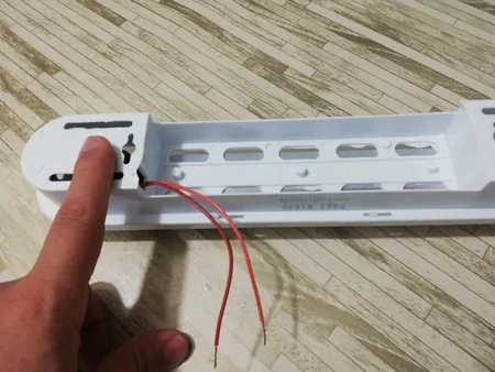 چراغ ال ای دی 20 وات پارس نیرو مدل براکت خطی روکار بسته 2 عددی