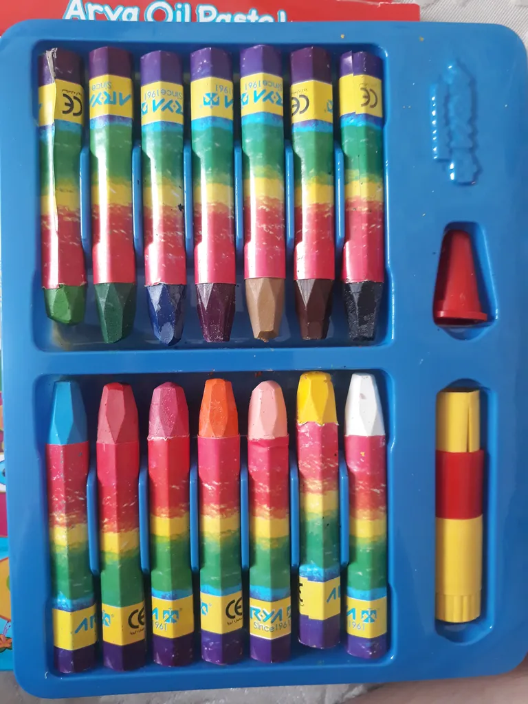 پاستل روغنی 2+12 رنگ آریا کد 2027