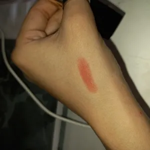 تجریه خرید رژ لب جامد این لی مدل Cinnamon شماره 400