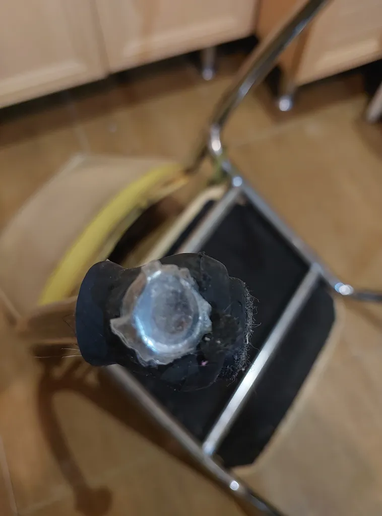 محافظ پایه مبل و میز و صندلی مدل نمددار بسته 8 عددی