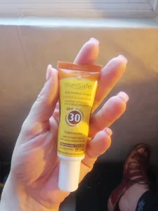 تجریه خرید کرم دور چشم حاوی ضد آفتاب سان سیف SPF30 حجم 20 میلی لیتر