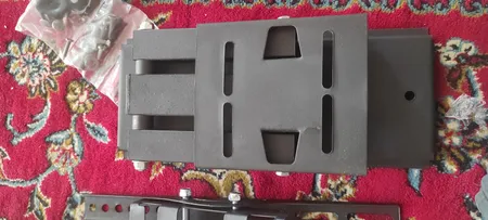 پایه دیواری تلویزیون مدل TAK43 مناسب برای تلوزیون 22 تا 43 اینچ