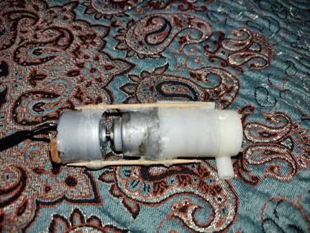 پمپ آب مدل 3V-6V