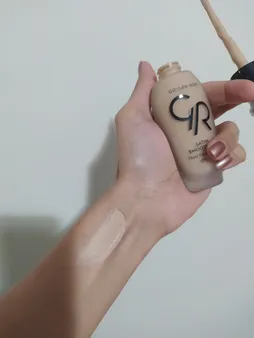 کرم پودر گلدن رز مدل satin شماره 27 حجم 34 میلی لیتر