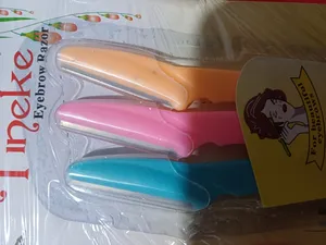 تجریه خرید تیغ اصلاح ابرو مدل 2202 مجموعه 3 عددی