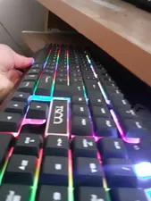 تجریه خرید کیبورد گیمینگ تسکو مدل TK 8021L با حروف فارسی، سوییچ ممبران، Full-Size، نورپردازی RGB LED