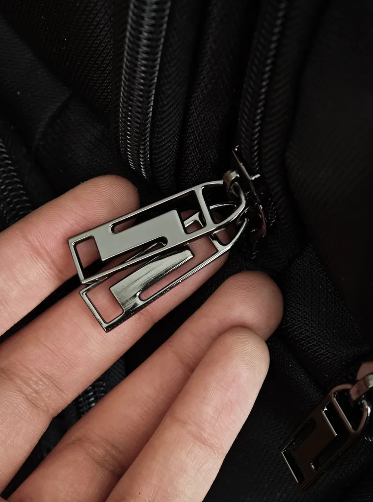 کوله پشتی لپ تاپ آنتلر مدل Monster S42 مناسب برای لپ تاپ 13 تا 17.5 اینچی