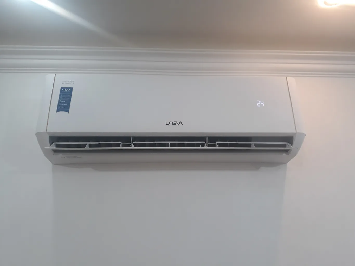 اسپلیت کولر گازی یونیوا مدل UN-MS24-TITANIUM