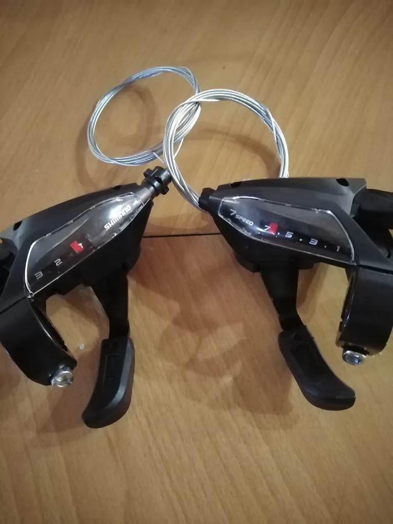 دسته دنده دوچرخه شیمانو مدل وکیوم EF500