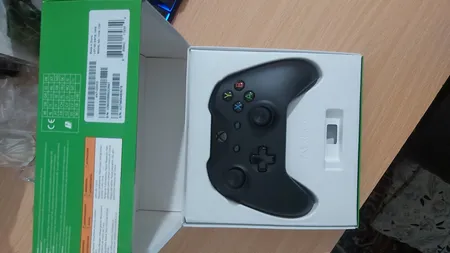 دسته بازی بی سیم مایکروسافت مناسب برای Xbox One S