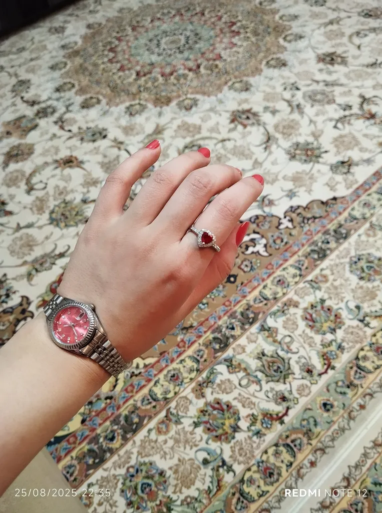 انگشتر زنانه مدل نگین جواهری طرح قلب