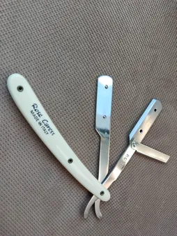 دسته تیغ اصلاح رز گارس مدل C01