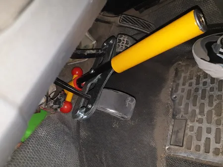 قفل پدال خودرو گارد مدل SP-P4