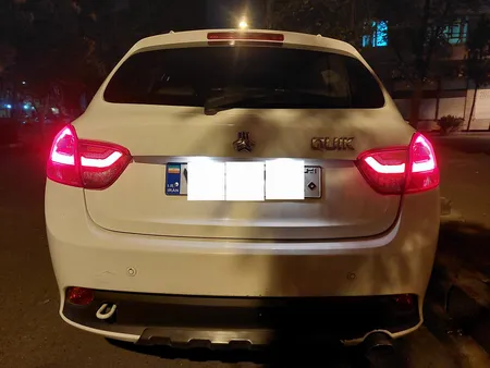 چراغ خطر عقب نورگستر مدل پلاس مناسب برای کوئیک بسته 2 عددی