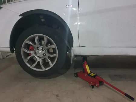 جک سوسماری رابین مدل RBN02 ظرفیت 2 تن