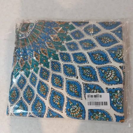 رومیزی قلمکار ممتاز اصفهان اثر عطريان طرح مسجد شیخ لطف اله مدل G126سايز دايره 100 سانتي متر