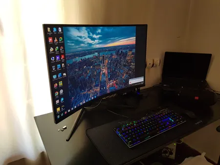 میز کامپیوتر مینیماتک مدل Flex 140