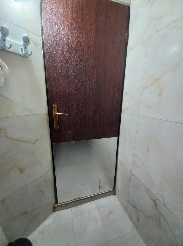 چسب عایق پوسیدگی درب حمام و سرویس بهداشتی مدل V190 عرض 28 سانتی متر