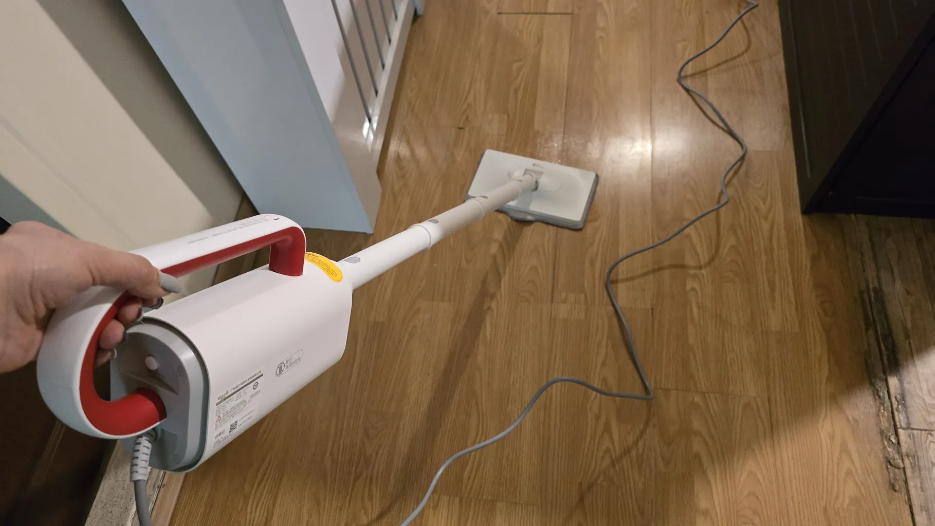 جاروبرقی 600 وات درما مدل DX888