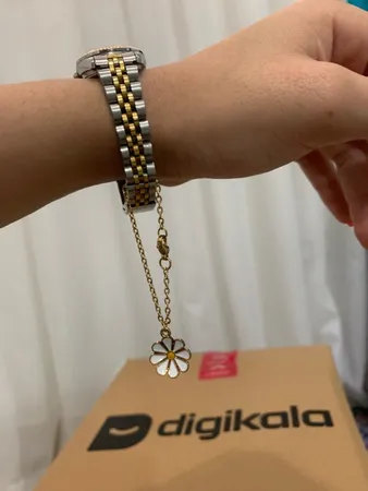 آویز ساعت زنانه دلنار گالری مدل بابونه 1