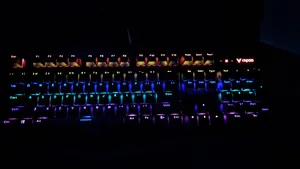 تجریه خرید کیبورد مخصوص بازی مکانیکی رپو مدل V500PRO، مکانیکال سوییچ آبی، Full size، نورپردازی RGB