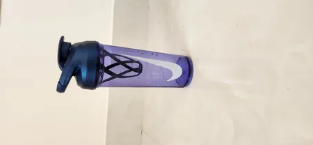 شیکر ورزشی کد 103410 گنجایش 0.650 لیتر