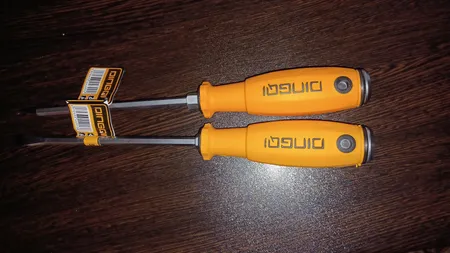 پیچ گوشتی دو سو و چهارسو ضربه خور دینگشی مدل DT-6150 بسته 2 عددی