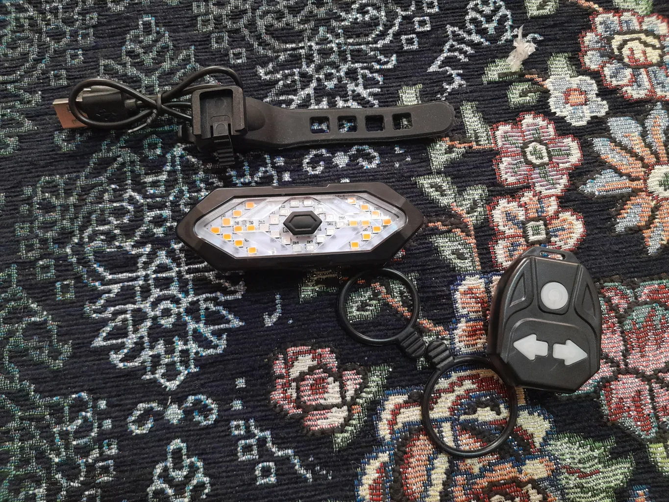 چراغ عقب دوچرخه مدل WIRELESS 1820