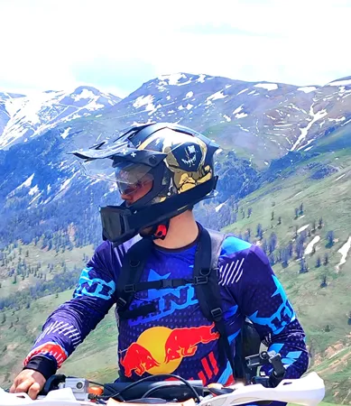 لباس موتور سواری رد بول مدل 02