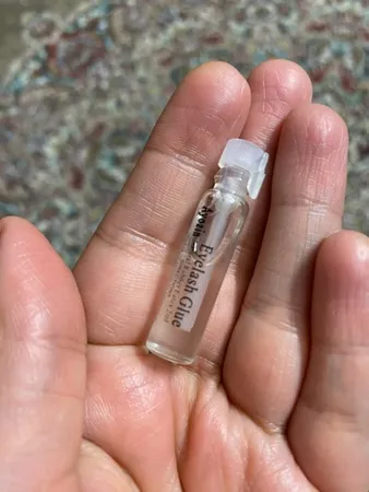 چسب مژه مصنوعی لالا تاپ  مدل 01 حجم 2 میلی لیتر