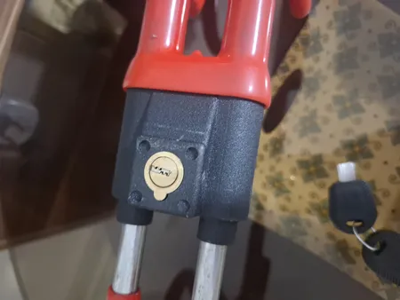 قفل فرمان دوبل دسته دار خودرو مدل 6887