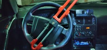 قفل فرمان خودرو مدل F-22