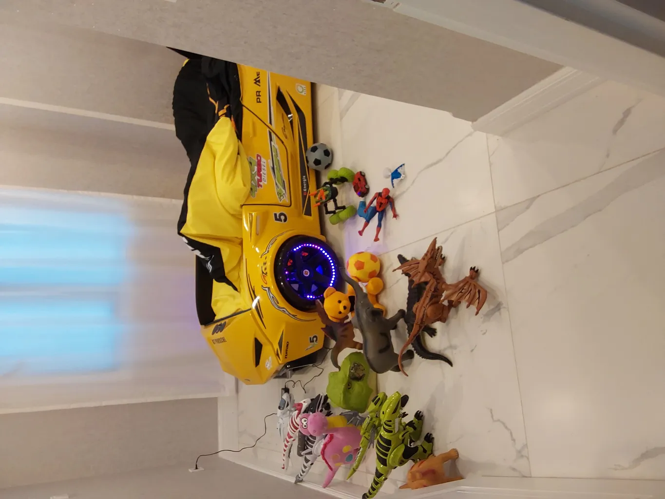 تخت خواب یک نفره مدل ماشین جی تی کاپوت باز شو کد 2002 سایز 240x137 سانتی متر