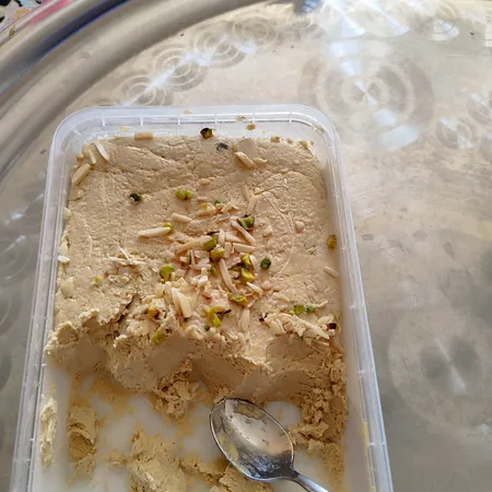 حلوا شکری با خلال پسته راوک  -  700 گرم