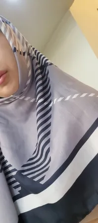 روسری زنانه مدل نخ ابریشم مزونی چهارخونه هاشوری کد a-2630