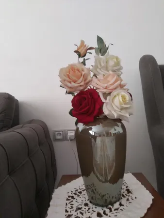 گلدان دکوری مدل شیشه ای سوزی Suzy