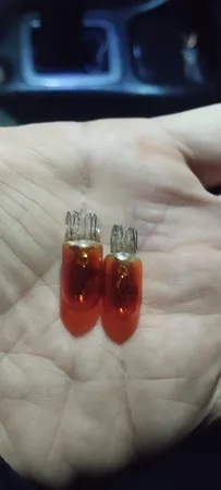 لامپ سکن پژو مدل 6216C1 مناسب برای پژو 206 و 207 بسته 2 عددی