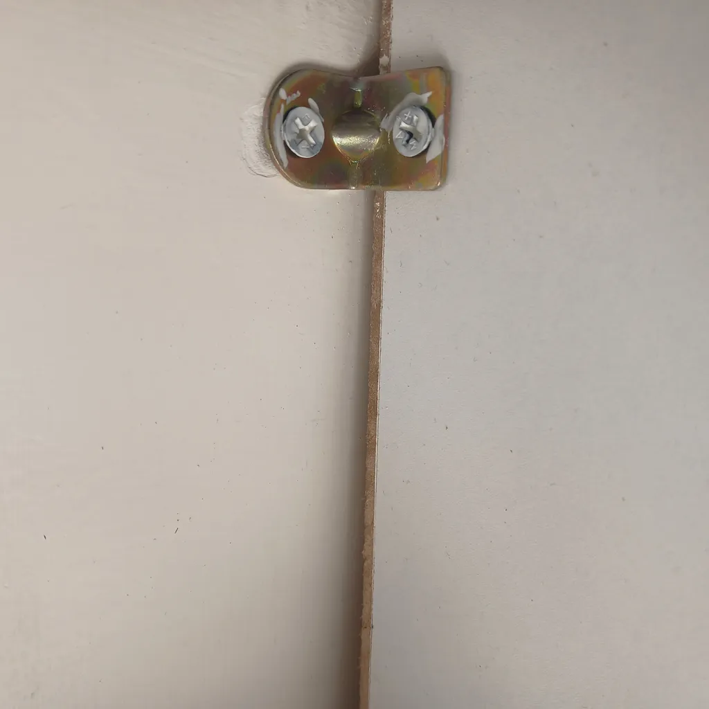 جاکفشی مدل داشبوردی E984K